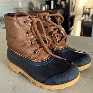 Sperry duck boots for kid. (Unisex)